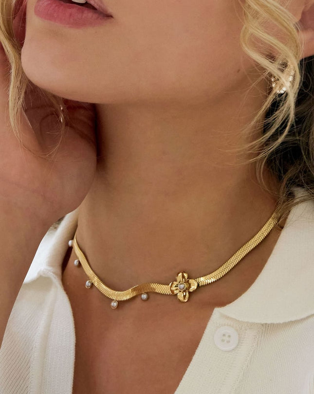 platte grove ketting met bloemetjes hanger