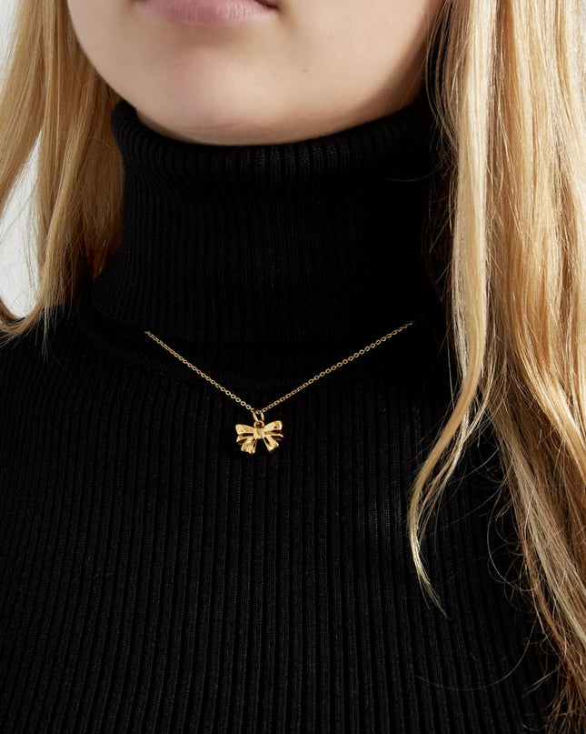 eenvoudige halsketting met strikhanger