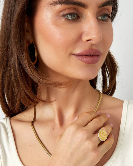 Ring rond met sterretjes - Goud kleur/zilver