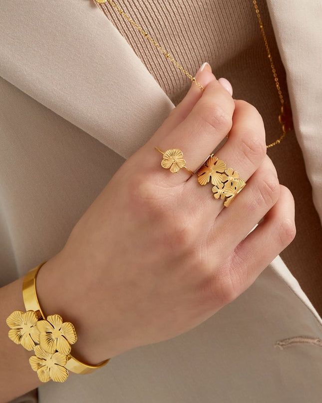 ring met schattige bloem