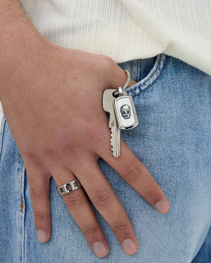 sleutelhanger met doodskop bedel