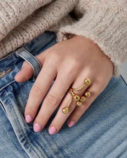 Grote ring met balletjes