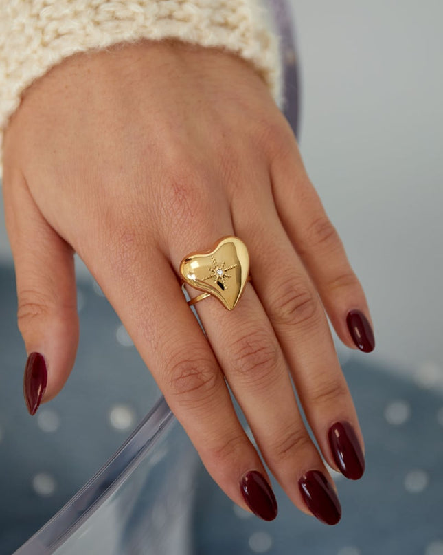 groot hart met stenen ring