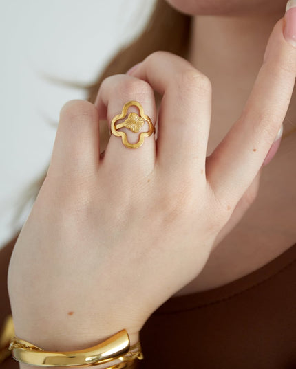 lucky leaf ring