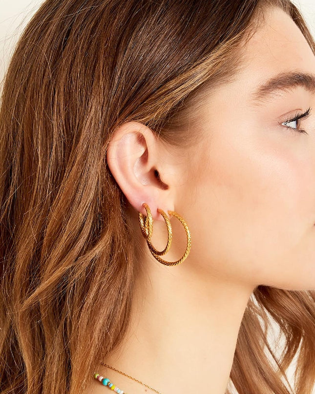 Oorbellen met patroon medium Goud kleur Stainless Steel