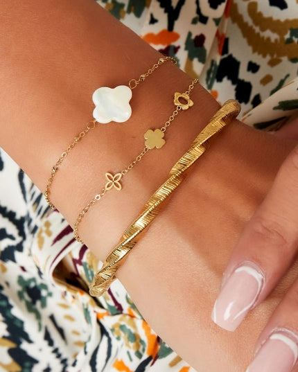 Armband met drie verschillende bloemetjes Zilver Stainless Steel