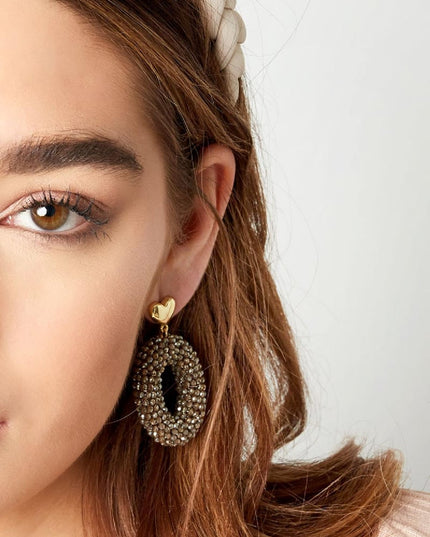 Oorbellen ovaal met kralen en hart detail Zwart Koper