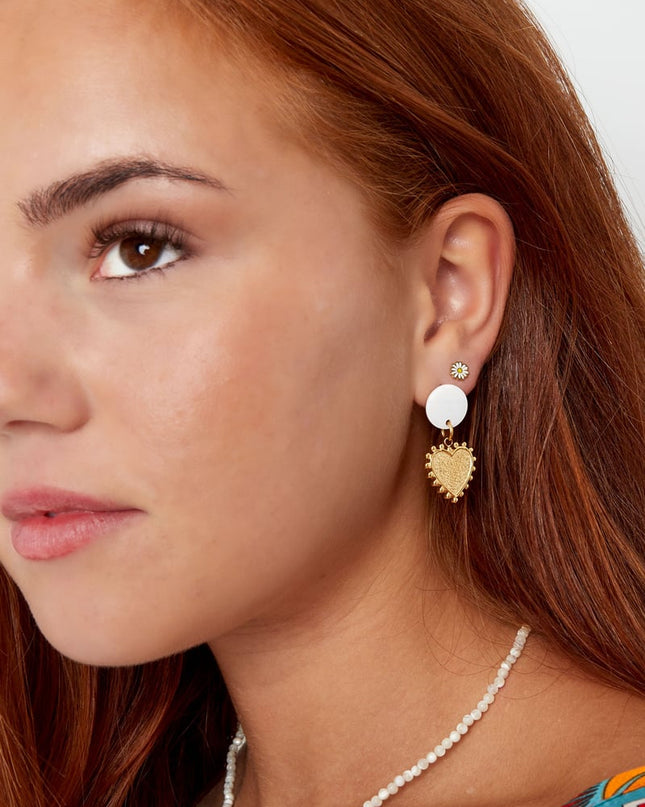 oorbel schelp met hart detail