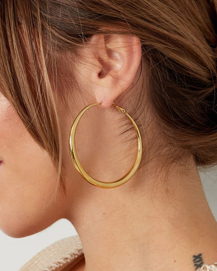 basic oorbellen met uiteenloping