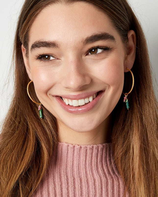 oorbellen relief met natuursteen en parel