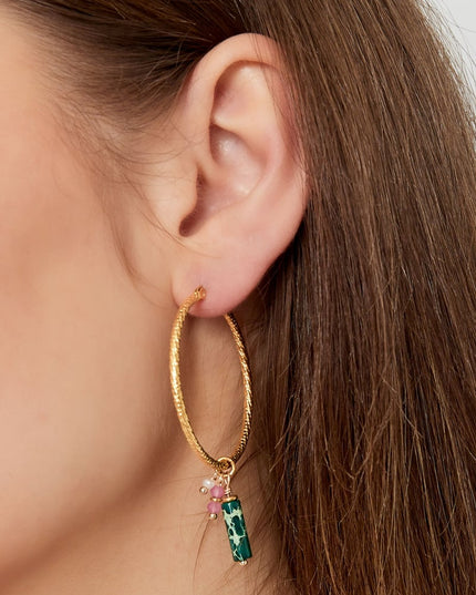 oorbellen relief met natuursteen en parel