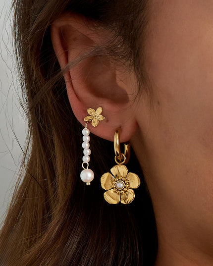 oorbel met schattige bloemhanger