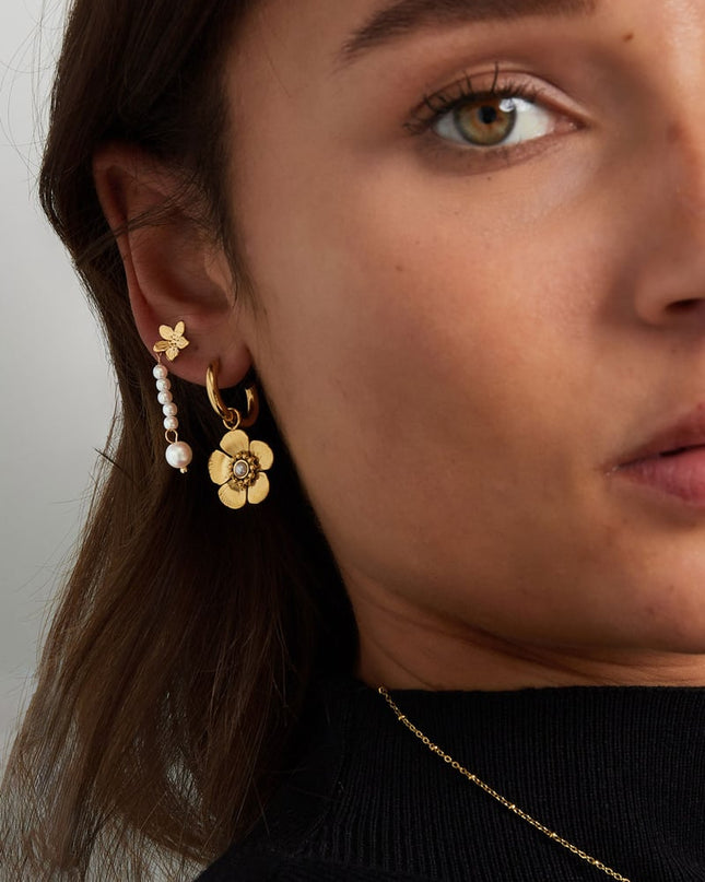 oorbel met schattige bloemhanger