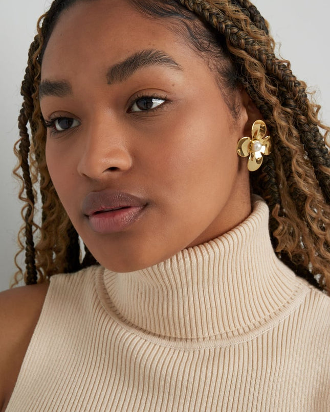 statement oorbellen floral pearl