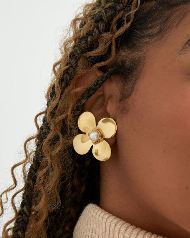 statement oorbellen floral pearl