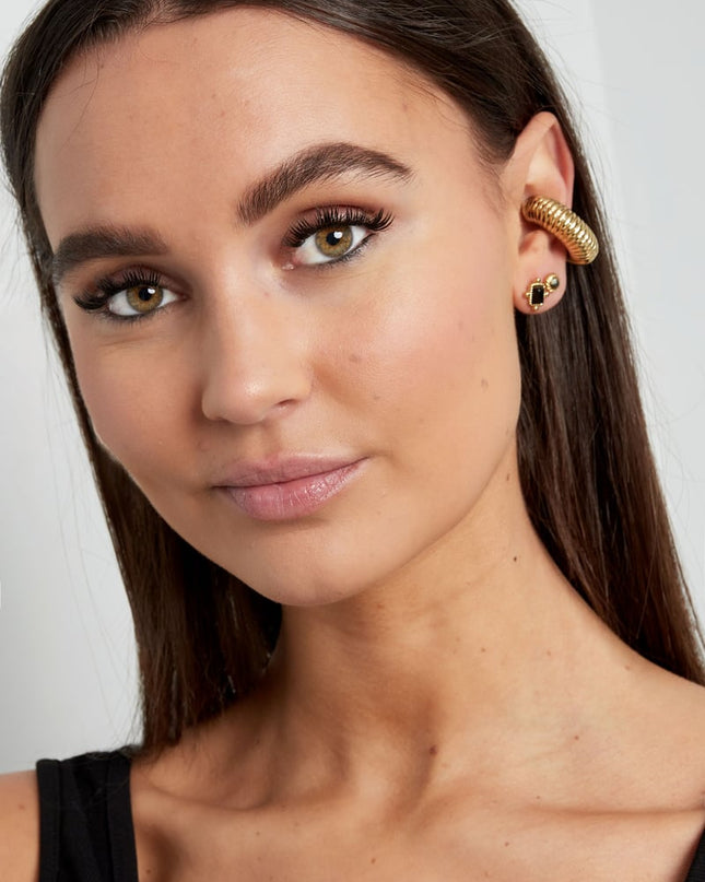 ear cuff met ribbels