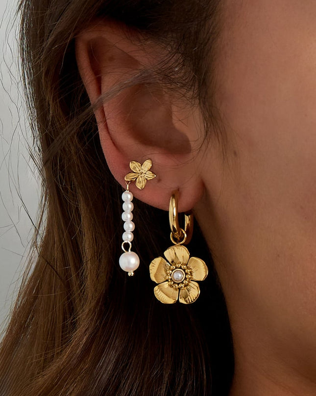 bloemen met parelhanger