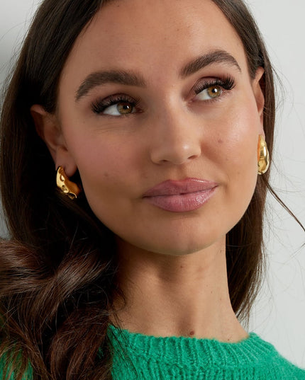 gedeukte druppel oorbellen