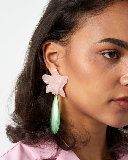 Lelie oorbel met groene druppel