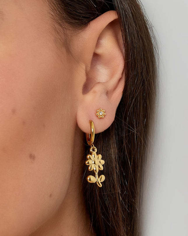 basic oorbellen met bloem bedels