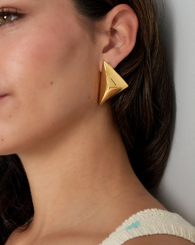 gevouwde driehoek oorbellen