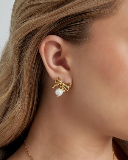 strikjes oorbellen met parel