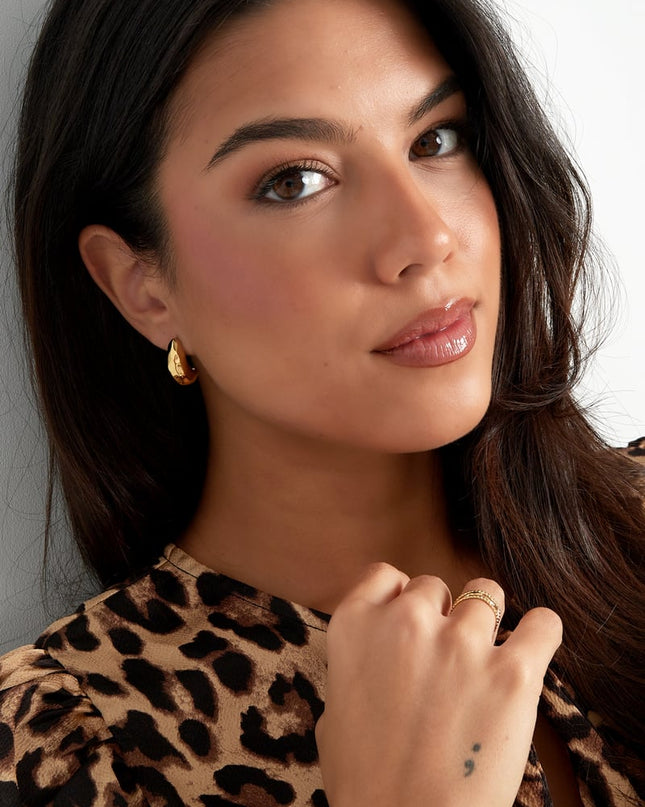 gestructureerde maan oorbellen