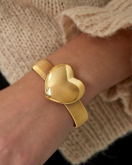 statement love armband