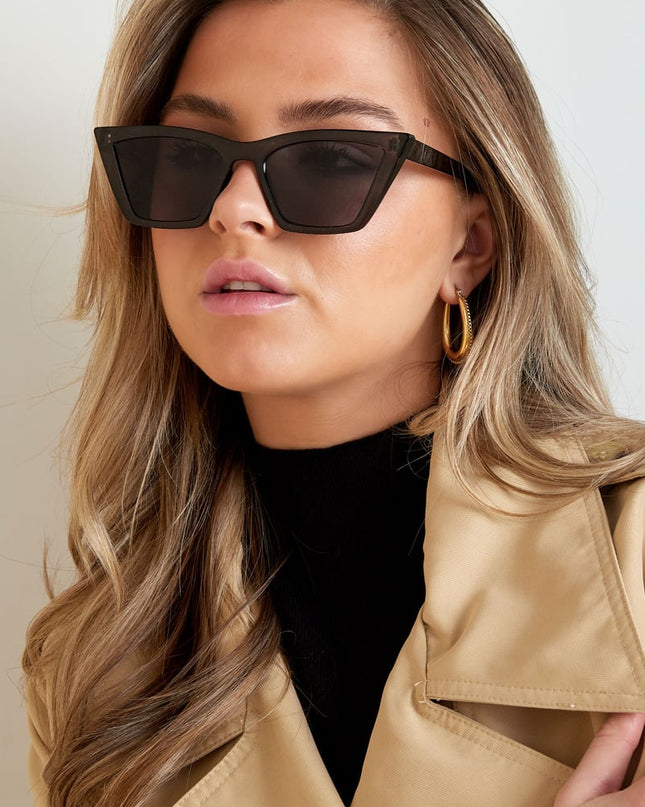 Monochrome cat eye sunglasses - black
