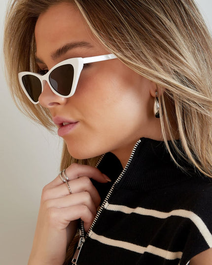 Barbie vibe sunglasses - black