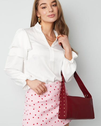 Bag babe on the move