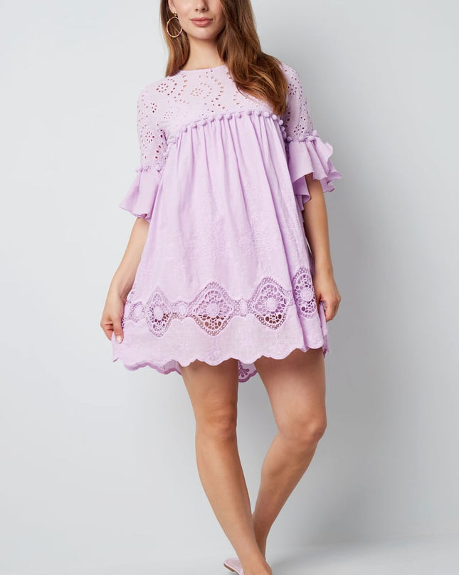 Dress embroidered details white