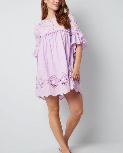 Dress embroidered details white