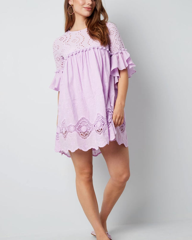 Dress embroidered details white