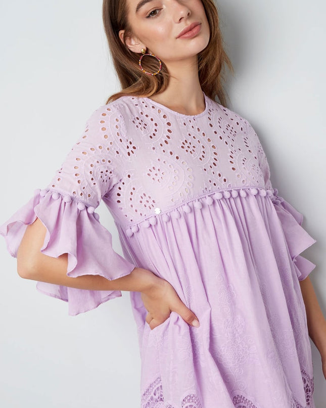 Dress embroidered details white