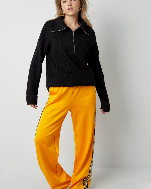 Neutral knit sweater - black