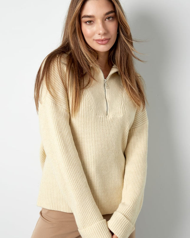 Neutral knit sweater - black