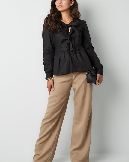 Longsleeve peplum top with bows - beige