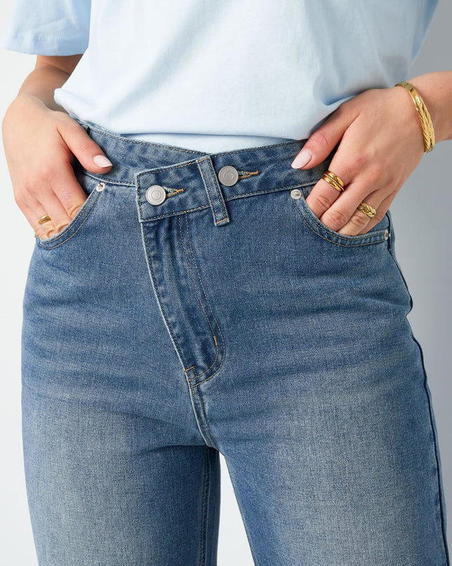 Denim jeans zip up