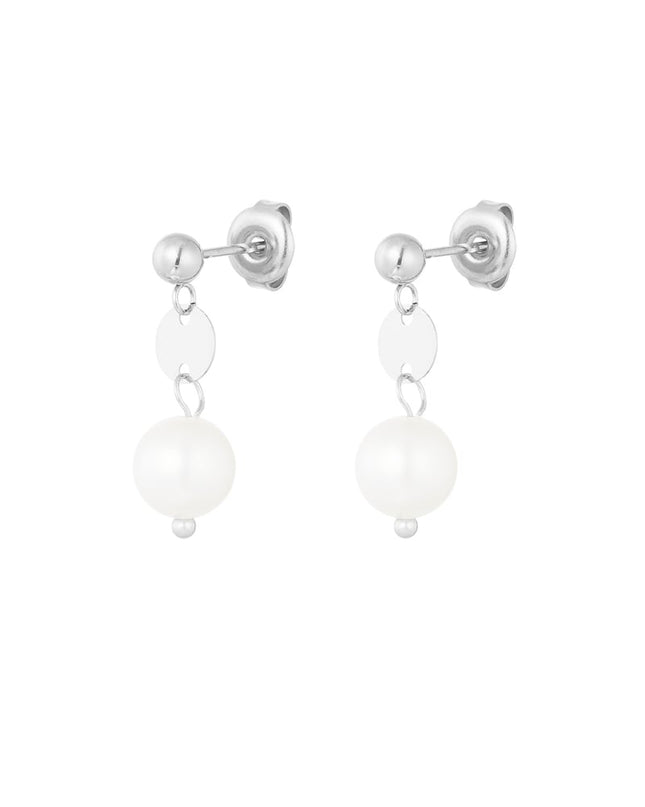 oorbel met kleine parelhanger