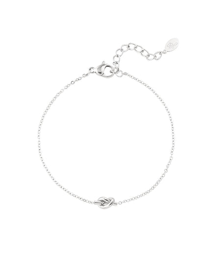 Simpele armband met geknoopte bedel