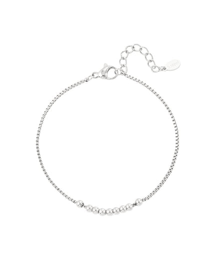 simpele armband met bolletjes