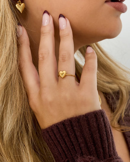 Simple little heart ring