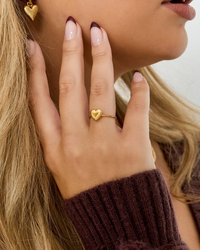 Simple little heart ring
