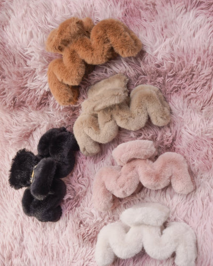 Hair clip fluffy zigzag - white