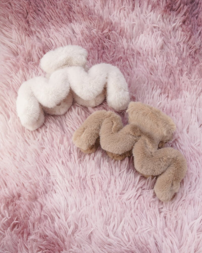 Hair clip fluffy zigzag - white