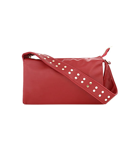 Bag babe on the move