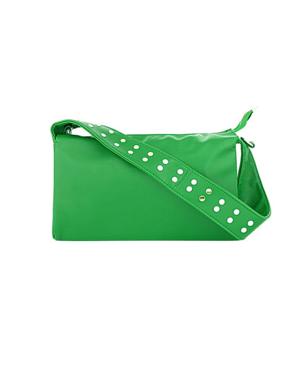 Bag babe on the move