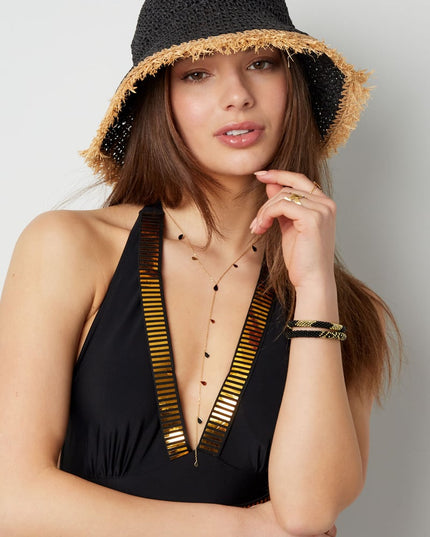 Hoed met gekleurde rand