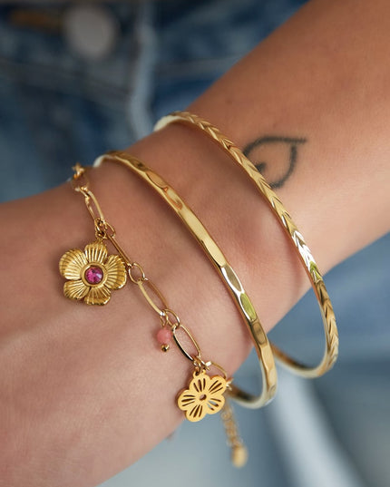 Armband met bloemenbedel